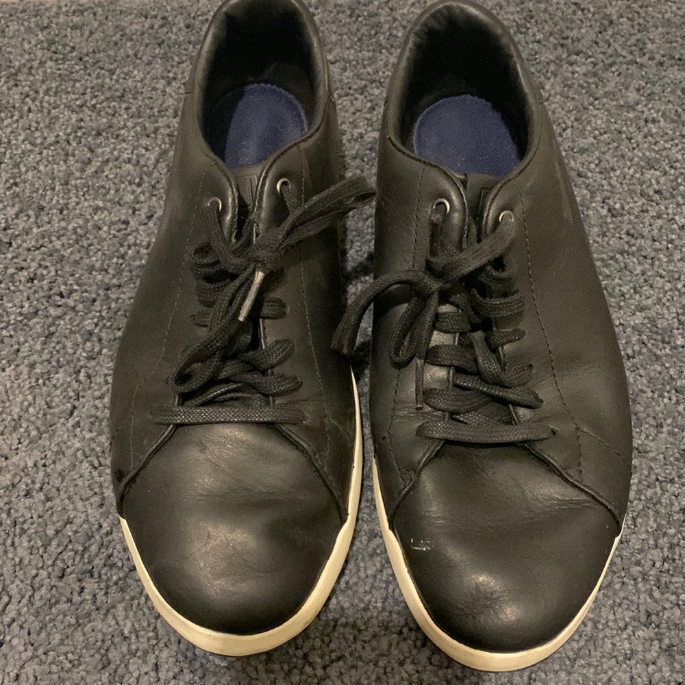 Men’s Cole Haan casual shoe size 8 1/2 wide